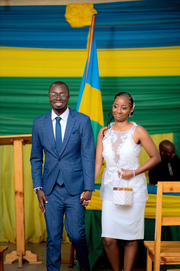 MUTESI SCOVIA on Twitter "Ubu ntiturisomye ?oswaki Annemwiza