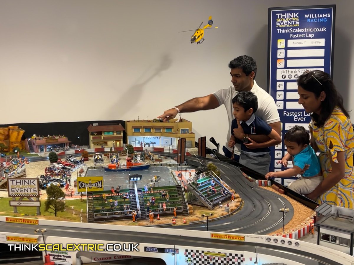 ThinkScalextric's tweet image. Was great to meet @karunchandhok again and have him race with his son on our giant @Scalextric track at @WilliamsRacing. Was also nice to meet his family. His son was top of the #FastestLap leaderboard for quite a while 🤜🏎️  #LikeFatherLikeSon
