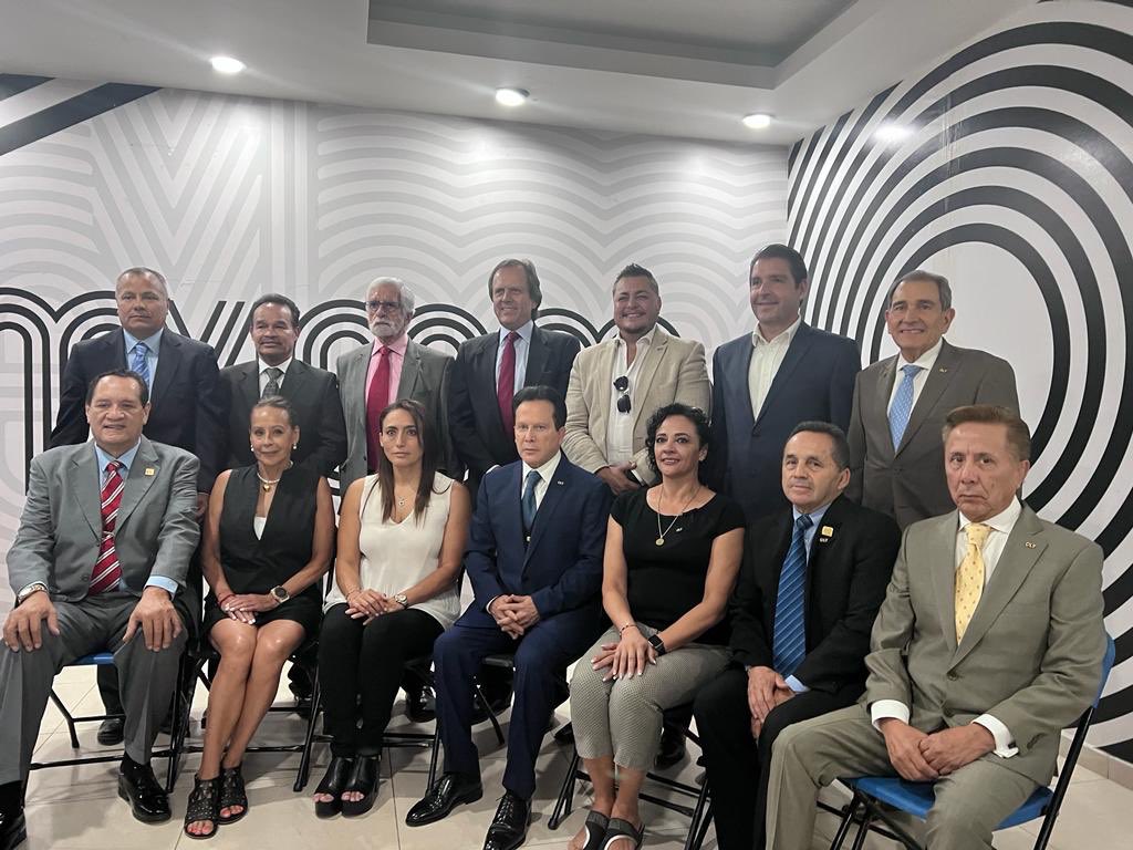 Daniel Aceves tweet media