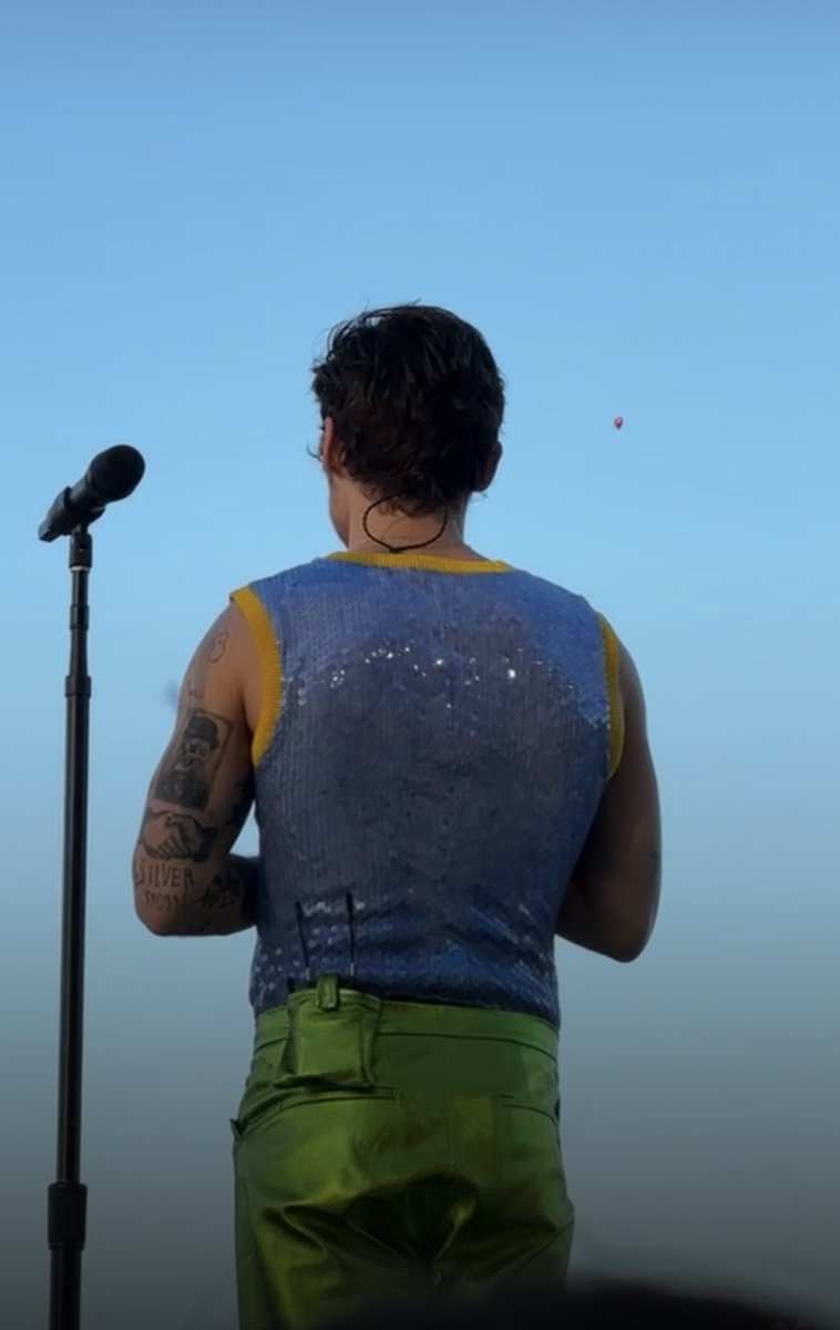 the heart balloon in the distance ☹️