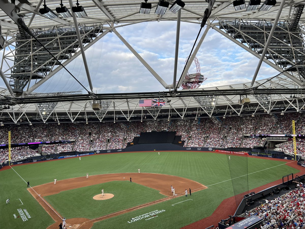 Meghan Montemurro on Twitter "A crowd of 54,662 at London Stadium