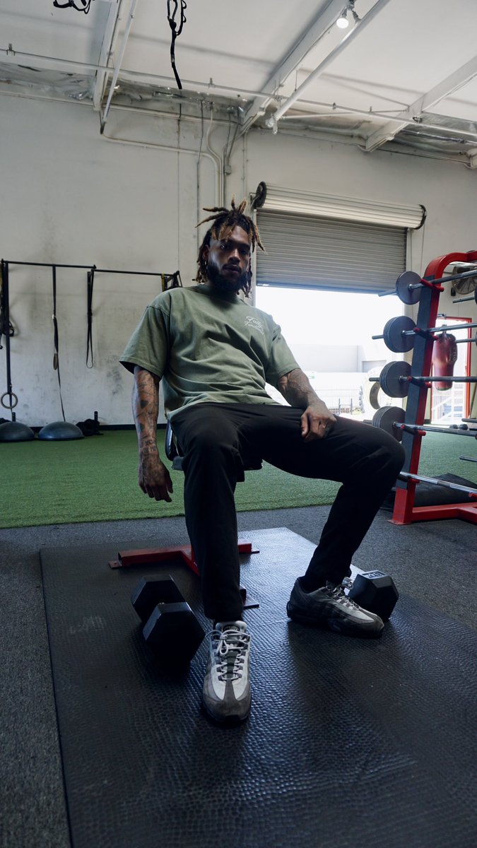 lock in on your goals , stay focus , stay committed to your grind .. that’s how you show love to yourself . 

#KEEPGOING®️ #essentialsforathletes

#MensMentalHealthAwarenessMonth 

ffullyfunctional.com