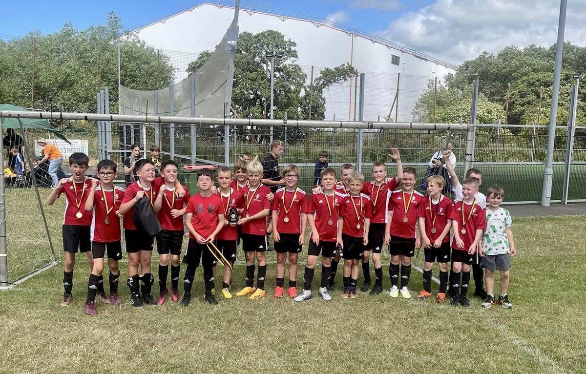 2️⃣ YEARS RUNNING (AGAIN)! 👏🏻

After our 2012 age group won the Caledonian Festival Fair Play Award for the second year running, our 2013s have only gone and repeated the feat!! 😍👏🏻

Troon Thistle 2013 age group 🏆 
2022 &amp; 2023 Fair Play Award Winners 

#TroonThistle