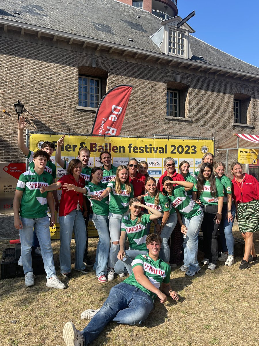 Wat een topdag hadden wij bij #bierenballen bij de RooiPannen samen met de studenten. Veiling, loterij, donaties, sprekers ❤️
Morgen zijn wij er ook bij de <a href="/NACnl/">NAC Breda 💛🖤</a> dag. Jullie ook? #nacpraat laatste kaarten via bierenballen.com/tickets/
Dank <a href="/sjoerdmossou/">Sjoerd Mossou</a> @ChrisNijnatten