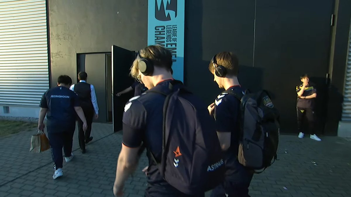 Abyss (follow for bangers) tweet media