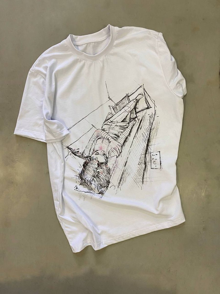 Sketches + white t-shirts = 🫐