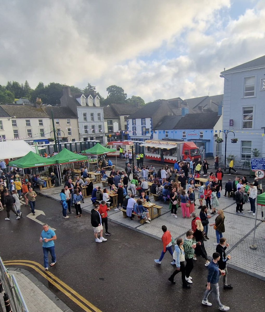 Plenty food and refreshments for a great night of music in the square for Macroom Music Fest 🎶