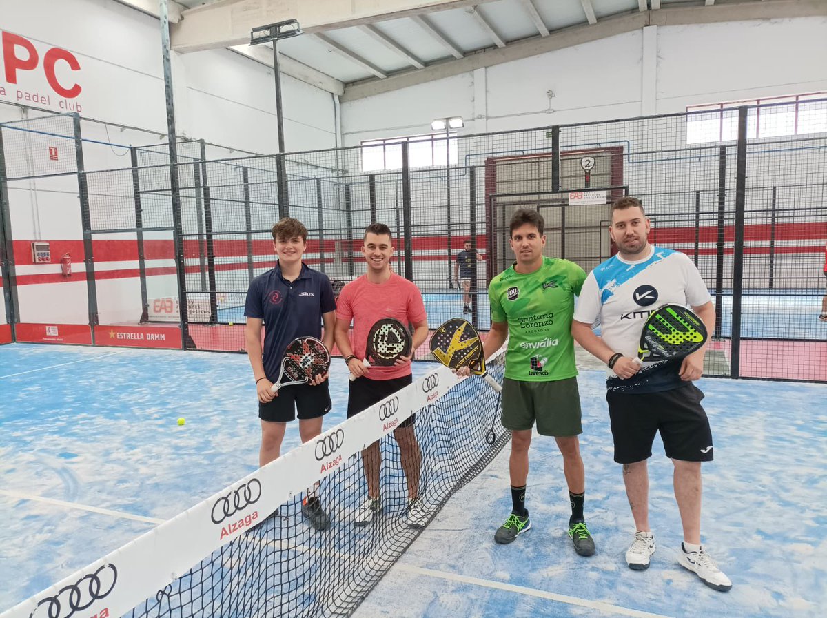 MPadelClub's tweet photo. Hoy sábado seguimos con el CIRCUITO NACIONAL KOMBAT en MPC

Pádel del bueno y un ambiente sobresaliente 

Os esperamos 💪 https://t.co/908z1FxXcP