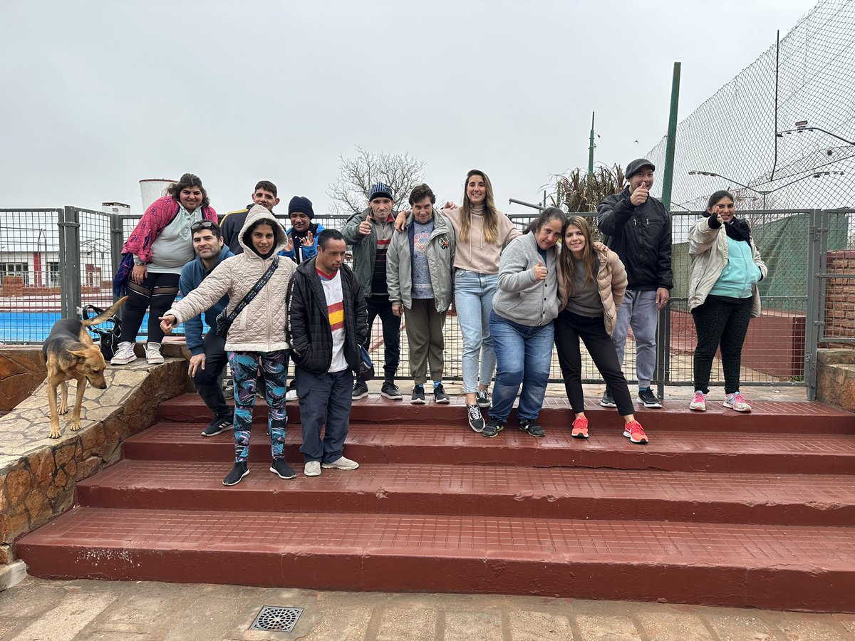 FirmatFBC_'s tweet photo. Esta mañana los chicos, chicas y profes del taller deportivo y recreativo para personas con discapacidad de la muni, pasaron a conocer nuestras instalaciones!
Compartimos un rico desayuno e hicimos un poco de deporte. ⚽️🏀❤️

Esperamos que lo hayan disfrutado tanto como nosotros! https://t.co/7eTDpgyNbs