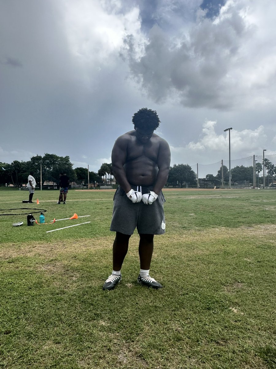 sophomore szn loading 🤫
