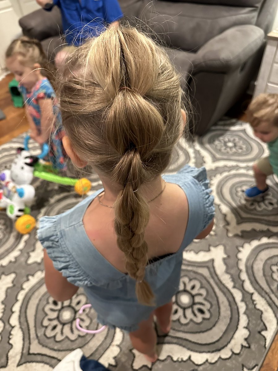 TheMorganRea's tweet photo. Attempt at bubble braid/pull through braid on the girls with hair 😂😂 #pinterestmom #bubblebraids #momof8 https://t.co/I3yl3viRD3