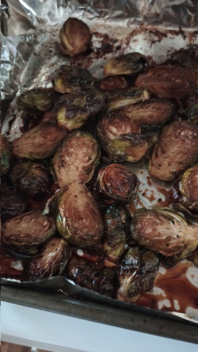 Dinner from last night uwu
Steak Roast & Brussel Sprouts