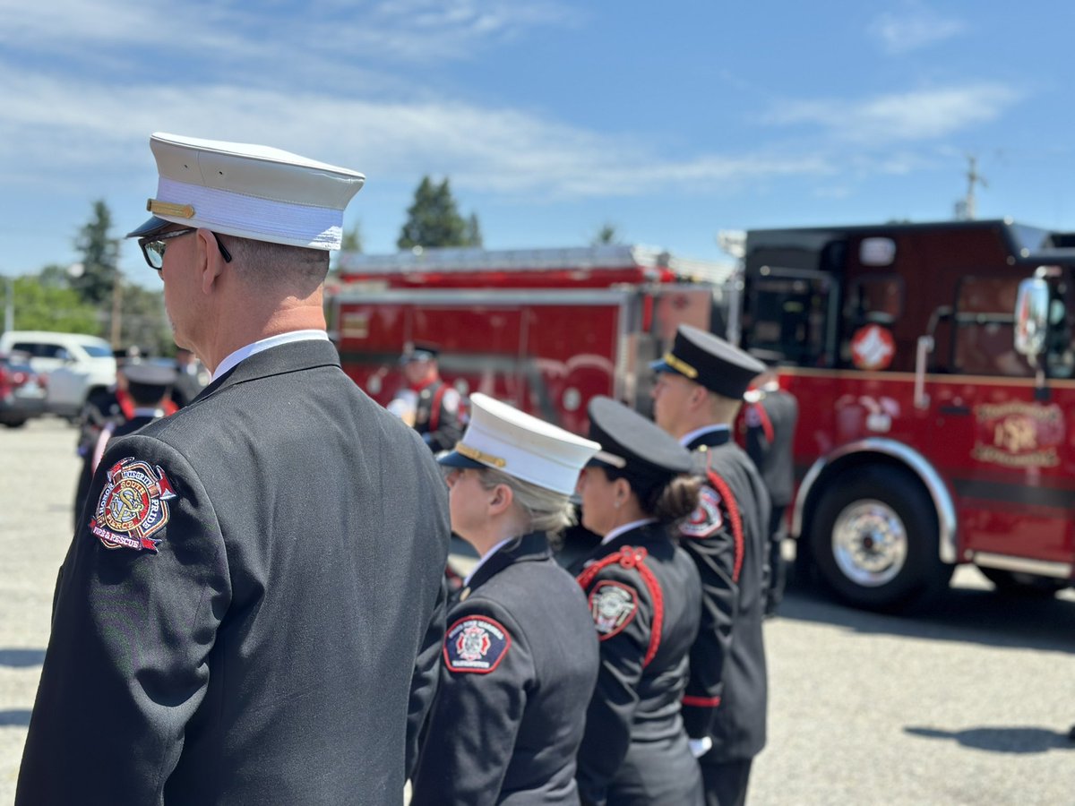 IAFF726's tweet photo. Today we say goodbye to our brother, friend, and mentor Larry Spohn. Larry selflessly served for 34 years before retiring in 2013 and was diagnosed with pulmonary fibrosis a few months after retiring.
Join the live stream of the service here:
https://t.co/YNeV3PpTtP https://t.co/QXY9ZE0GV2
