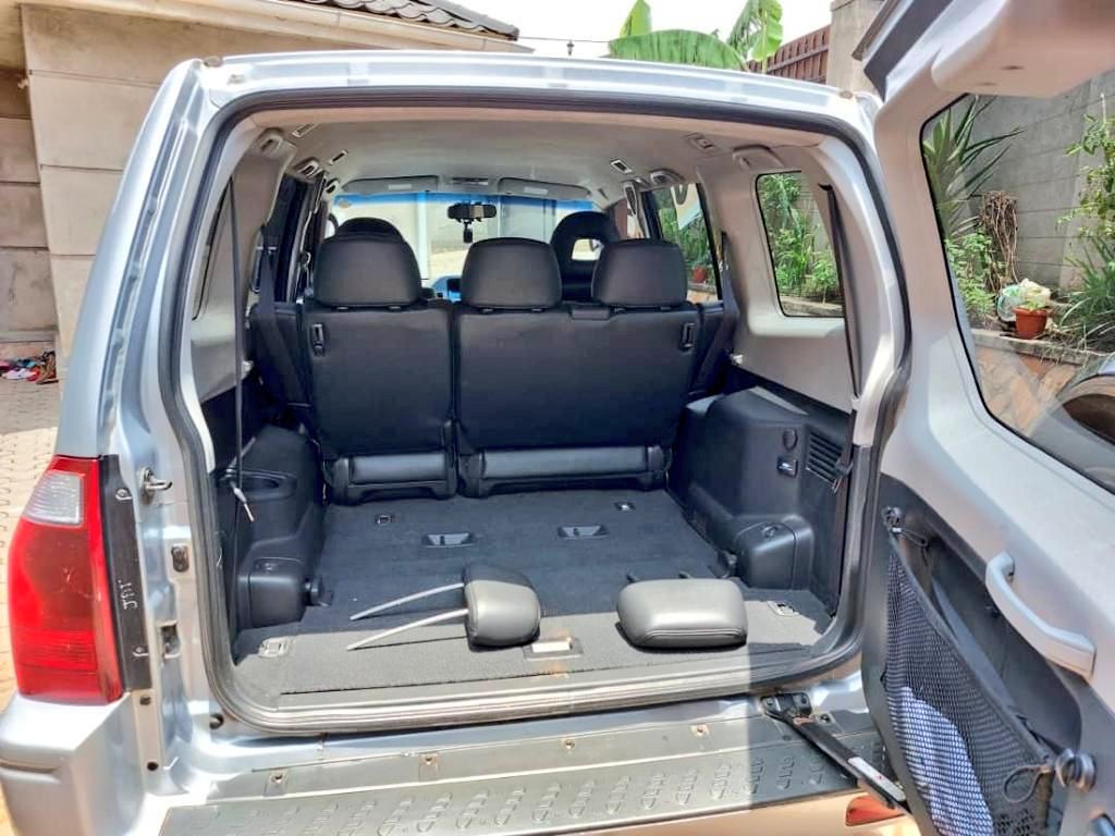 #QuickSale
Having a mileage of 101,000km, the Mitsubishi Pajero 2006 edition has 3000cc and it's a Petrol engine SUV.

Priced: #Ugx35m