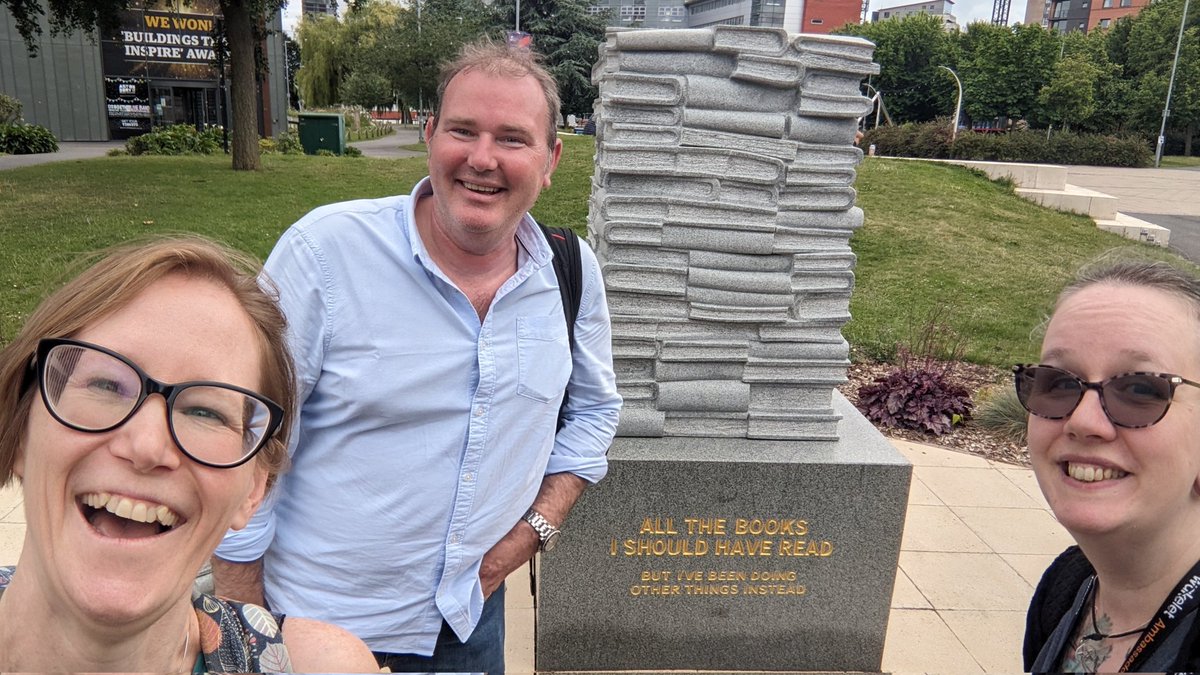 ESOL_Eve's tweet photo. Obligatory selfie in front of the book pile sculpture after a fab #NATECLA23 conference 😀.
#FEreadingCircle https://t.co/OC5OUiPle2
