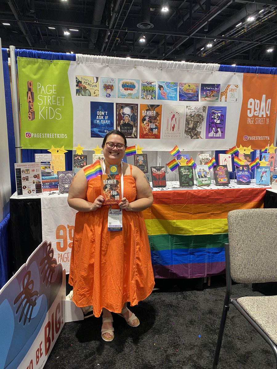 Thank you to everyone from my morning horror panel who made it to my signing! And to everyone who thought DAMNED IF YOU DO looked cool and stopped by! I’m overwhelmed (in the best way) for how much love DIYD is getting 🥰
#alaac23