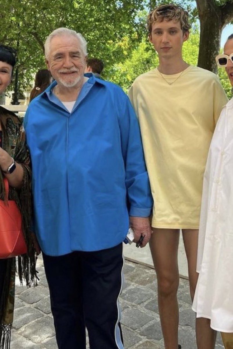 ecareyo's tweet photo. Me on the beach with my WWII veteran grandfather who once gave me Tylenol PM as a child https://t.co/lI5lZkkvMJ