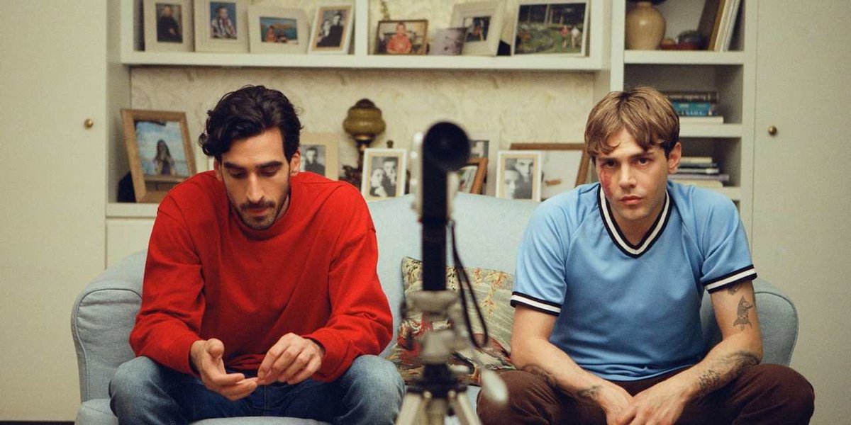 Vista #matthiasetmaxime  de #xavierdolan  a @Filmin . Quina manera de narrar el desig contingut, l'intent d'evitar una força que ens arrossega, l'espera, el 'miro quan no em miri'. Quina preciositat. QUINA PRECIOSITAT