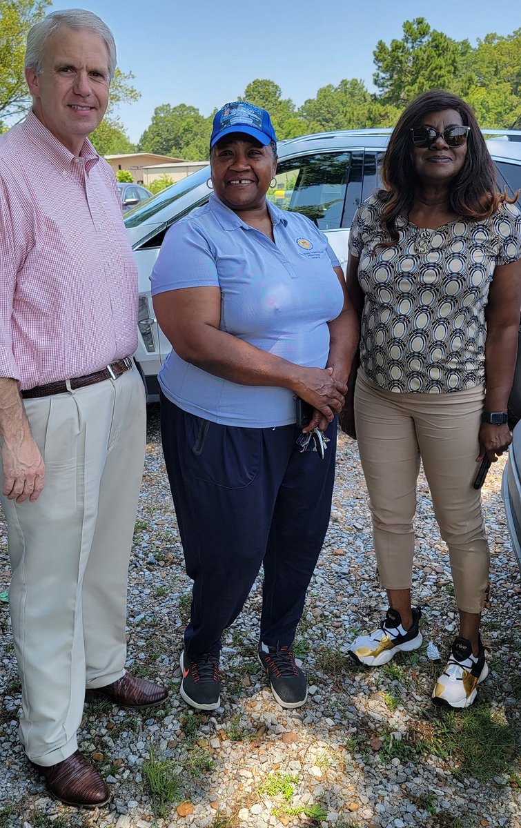 OBAMA4ME2's tweet photo. #BrandonPresley stopped in #Hernando today as a part of his statewide canvas campaign 2 win this Nov 7, 2023 #BrandonPresley wants to #ExpandMedicaid crackdown on corruption, cut the grocery tax, half the car tax #RepresentativeHesterJacksonMcCray #MSHouse40 #GailLyons #MSHouse7 https://t.co/KFNBw2qLkr