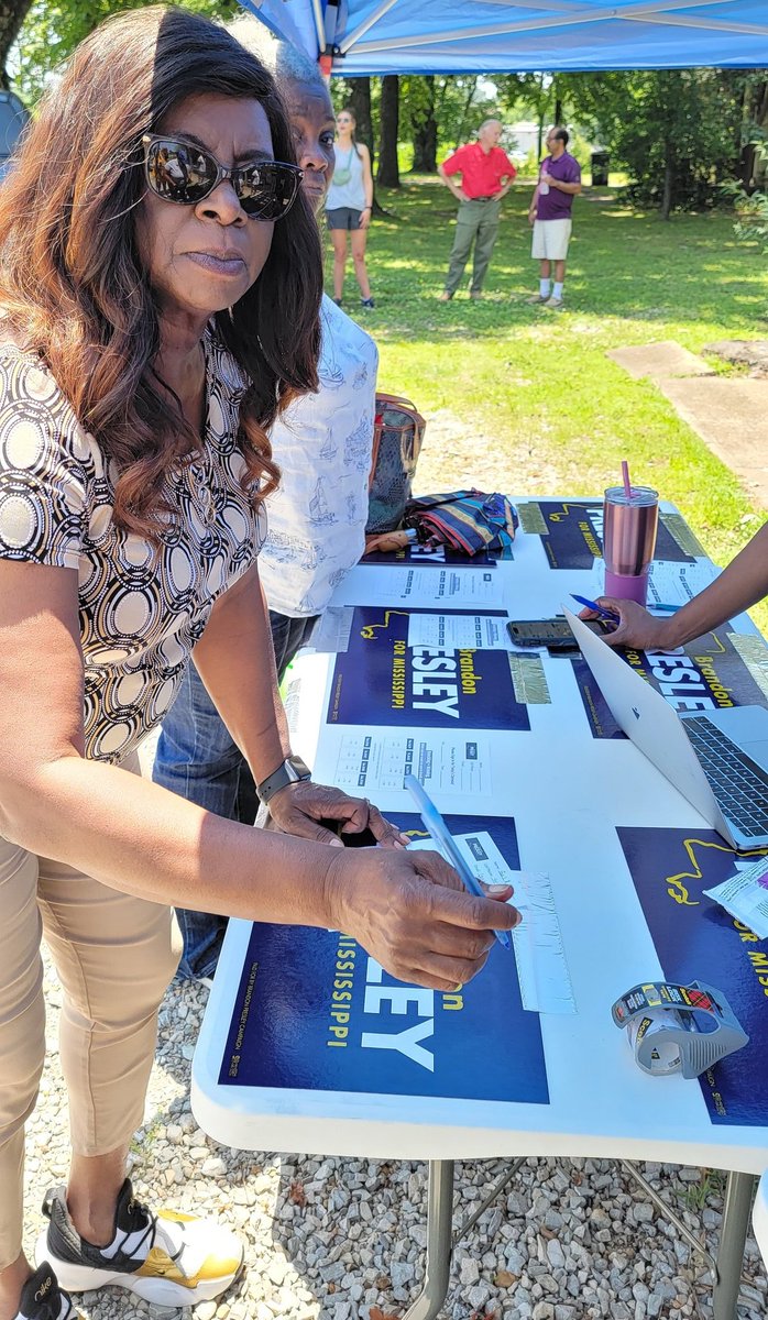 OBAMA4ME2's tweet photo. #BrandonPresley stopped in #Hernando today as a part of his statewide canvas campaign 2 win this Nov 7, 2023 #BrandonPresley wants to #ExpandMedicaid crackdown on corruption, cut the grocery tax, half the car tax #RepresentativeHesterJacksonMcCray #MSHouse40 #GailLyons #MSHouse7 https://t.co/KFNBw2qLkr