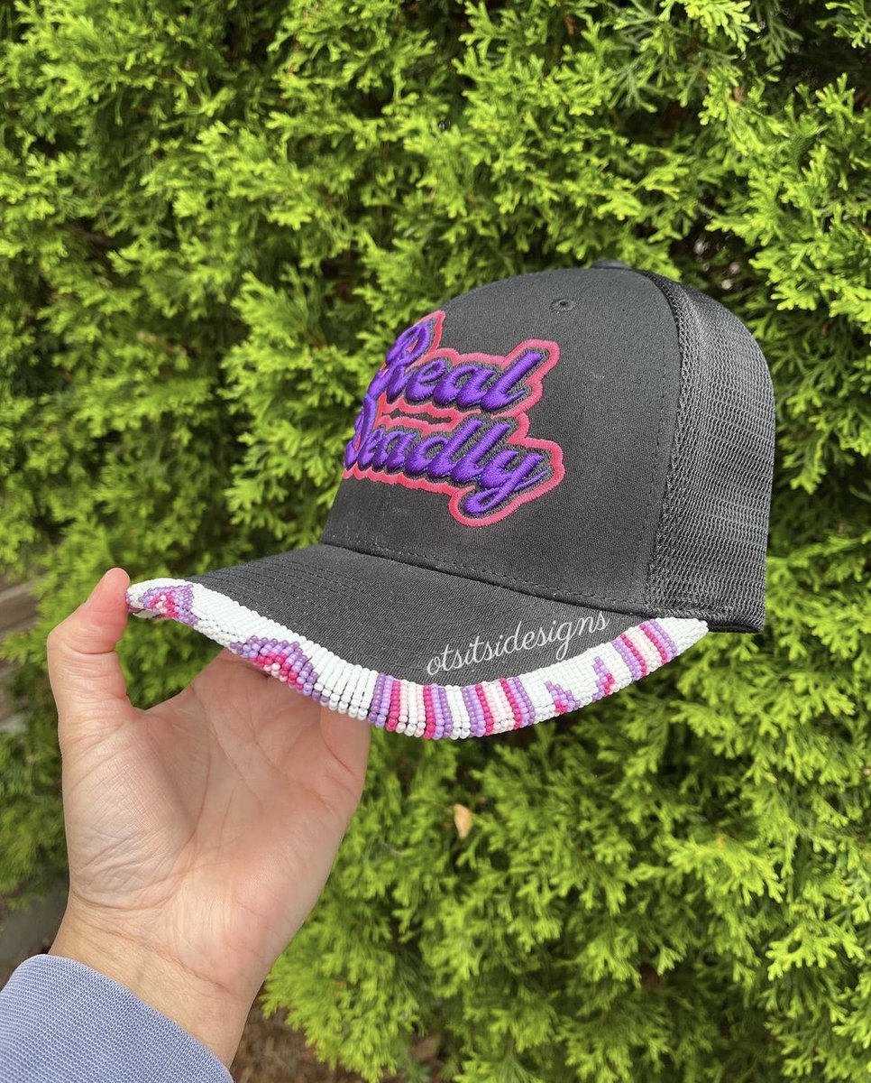 otsitsidesigns's tweet image. 𝔰𝔲𝔪𝔪𝔢𝔯 𝔟𝔢𝔞𝔡𝔢𝔡 𝔥𝔞𝔱 🪡🧢💫 order complete 

nfs just sharing • shop from otsitsidesigns.square.site • dm me to pay via e transfer • ty for supporting Indigenous art ⚡️

#beadwork #nativebeadwork