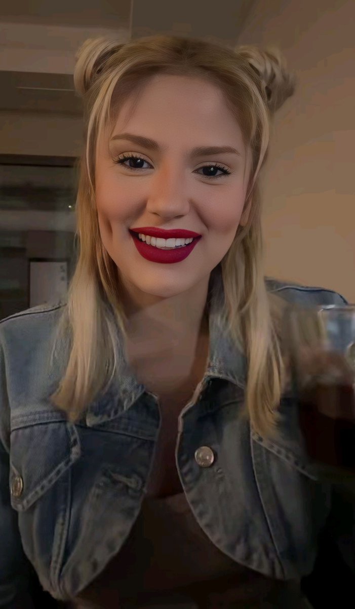 aybukecangalofp's tweet image. Hep Gülümse 🧿✨️ 

@aybukeim | #AybükeÇangal