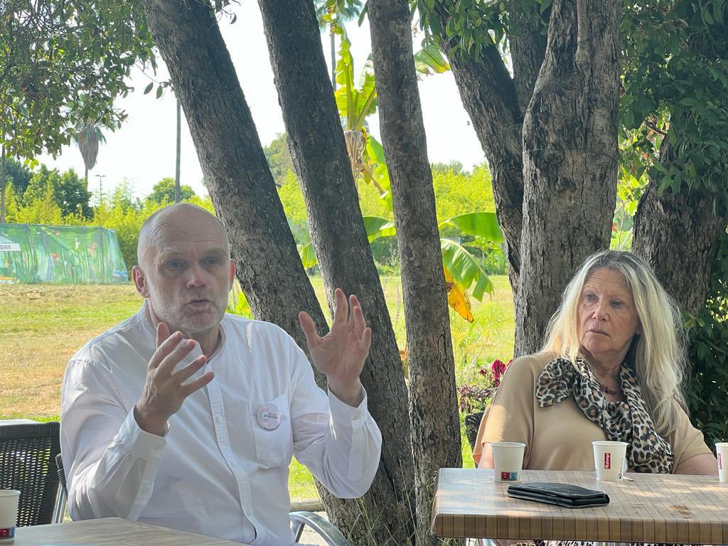MoDem_MDFE's tweet photo. Moments champêtres pour le #WeekendDémocrate avec @fpetitAN en visite auprès de #MoDem06 et @ModemVar, au parc Phœnix de Nice. https://t.co/4P8P71fzPw