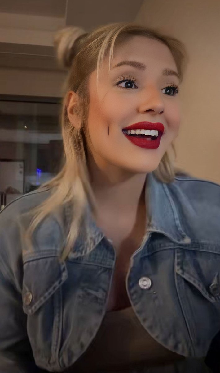 aybukecangalofp's tweet image. Hep Gülümse 🧿✨️ 

@aybukeim | #AybükeÇangal