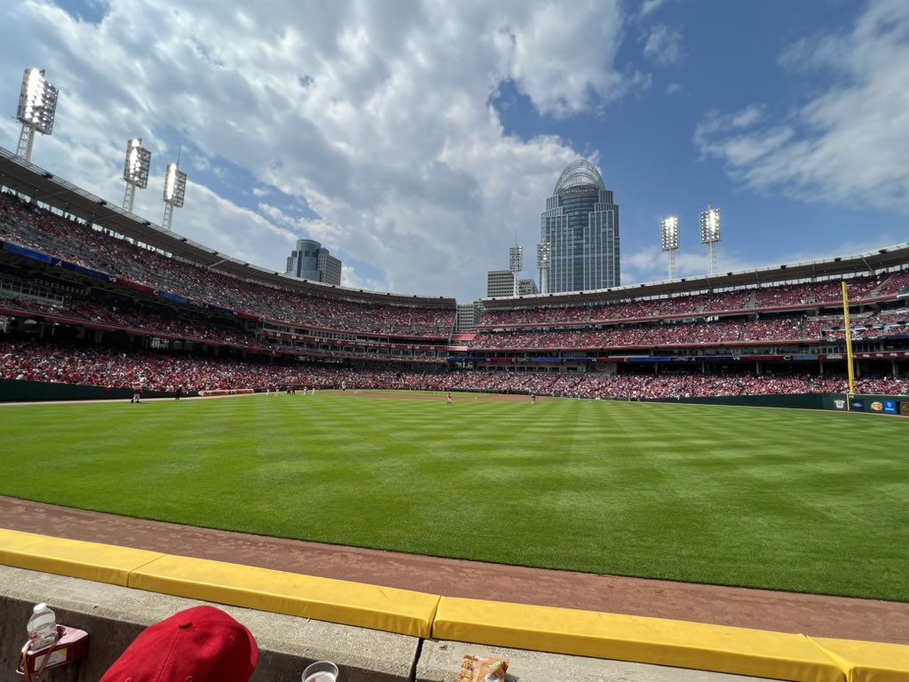 gameonjmoney's tweet image. LET’S GOOOOO!!!!! #ROJOS #KEEPROWING