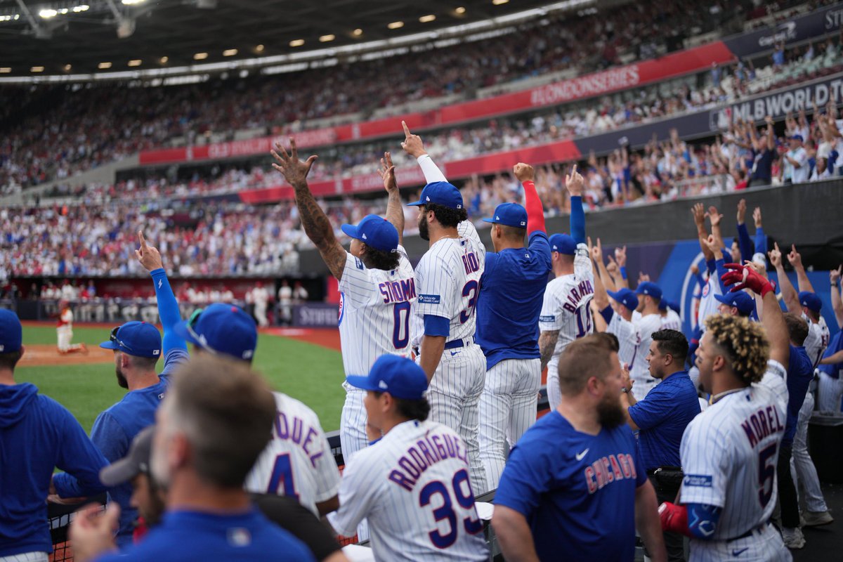 CubsZone's tweet photo. Retweet if the Cubbies are hot 🔥 https://t.co/a8F3IXvSt5