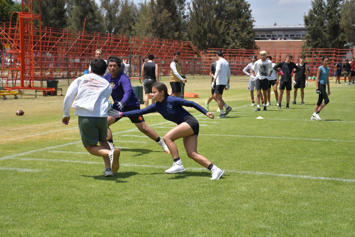 Teniendo como escenario el Templo del Dolor <a href="/udlap/">UDLAP</a>, quienes participan en  Camp Experiencia Aztecas UDLAP mantuvieron su mente enfocada en los retos que los coaches Aztecas les presentaron.