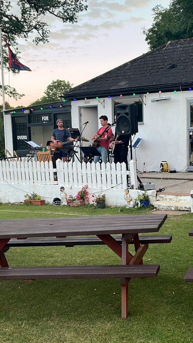 Two wins and bbq and  live music up the club, does a Saturday get any better?