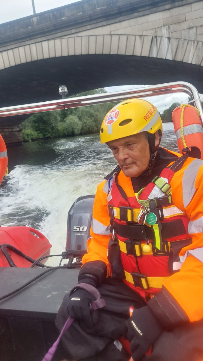 tayvalleyreact's tweet image. Our search dog teams were afloat on the Clyde today giving the dog the experience of boarding vessels and going ashore onto pontoons, riverbanks, etc. Thank you to our friends @GHSLifeguards for their time and use of their boats.