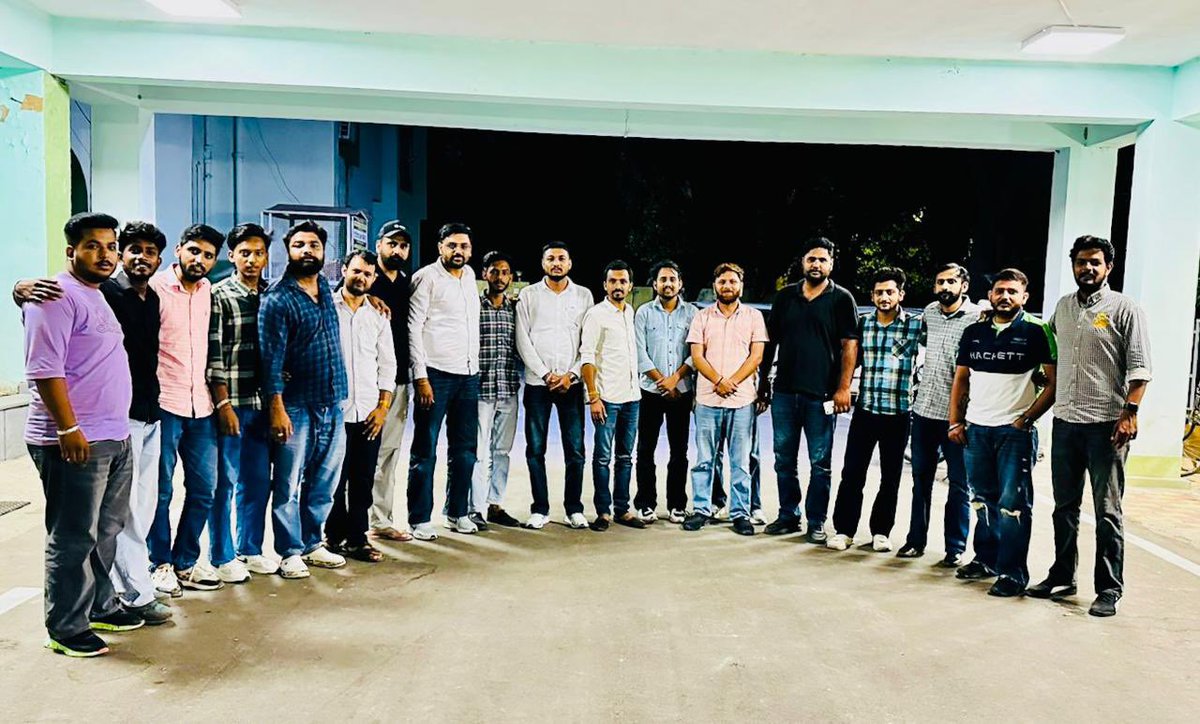 DharmbeerLamba's tweet photo. Day -3
#Ganganagar सर्किट हाउस में NSUI के कार्यकर्ताओं के साथ प्रदेशव्यापी अभियान “आरंभ” के सम्बन्ध में बैठक की।
बैठक में साहिल बंगाली जी,पवन नंदीवाल जी ,हिमांशु सिसोदिया जी,रोहित बाना जी व NSUI ,यूथ कांग्रेस व कांग्रेस के कर्मठ कार्यकर्ताओं से मुलाक़ात की।
#StudentsForDemocracy https://t.co/JnPeAlyRs6