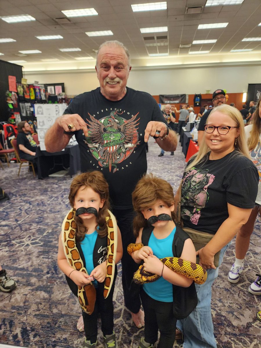 JakeSnakeDDT's tweet photo. Awesome as always to get to catch up with fans young and old at Days of the Dead Con!

Looking forward to more during my #LastCallTour of Ohio this week! https://t.co/DJIZV2YH9d