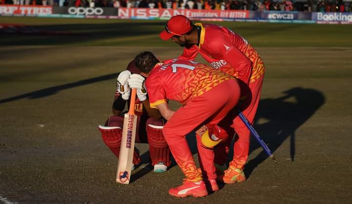 Mr_Umrani_'s tweet photo. The champions of world cricket to not qualify for the world cup.....
Oh the team of Brian Lara, Sir Viv Richards, Garfield Sobers, Chris Gayle. 🥴
West indies Ka Agr downfall Aaskta Hai To Tum Kya Cheez Ho Meri Jaan. 💔
#WIvZIM | #ZIMvWI https://t.co/0dpwo2FFj6