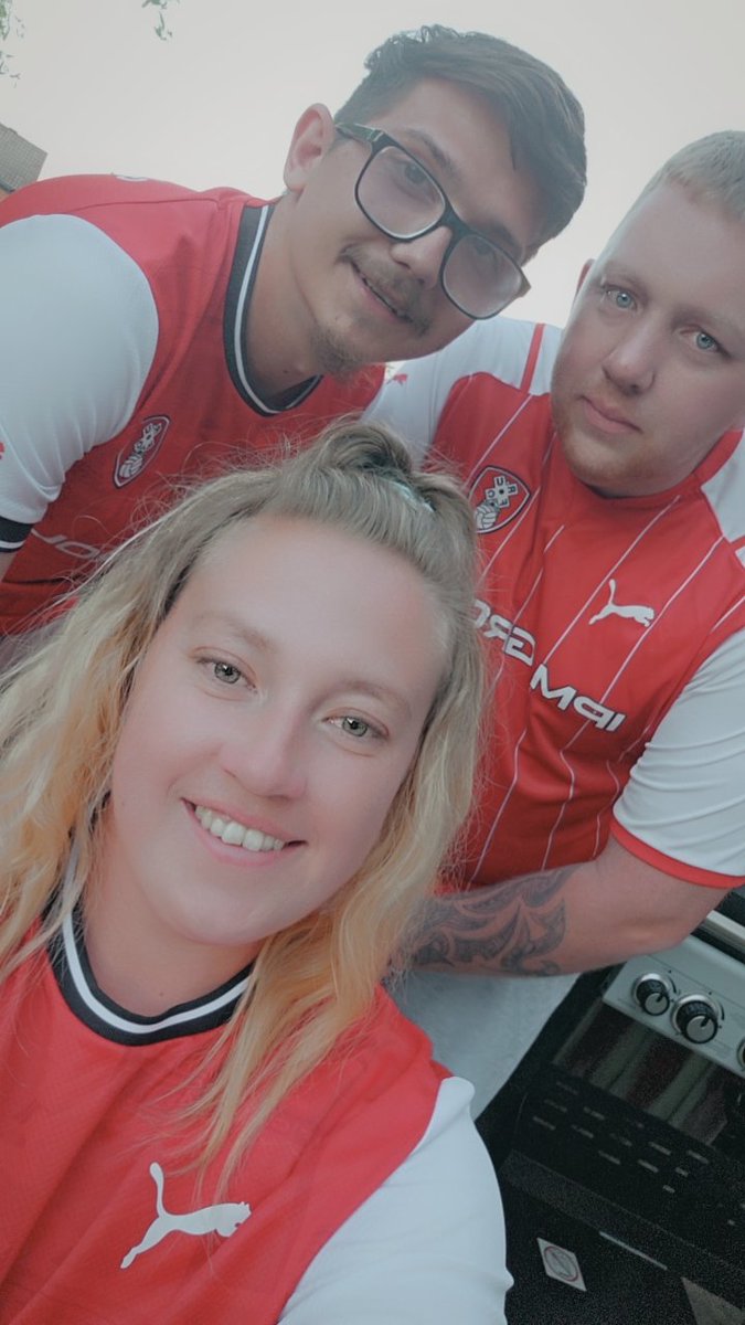 LucyHulley2's tweet image. Ready for tonight's walk 🥰 #midnightmemorywalk #rotherhamhospice #rufc @CraigTunstill @PhilHulley29
