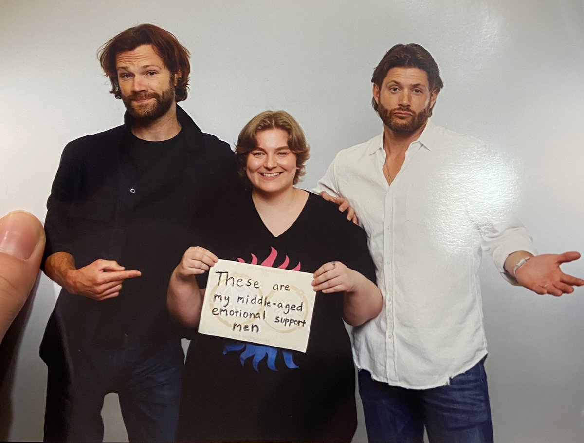 When I showed them the sign, Jared laughed and Jensen said I love it 🥹They went into these poses by themselves… 😭😂 #JIB13 #SPNFamily