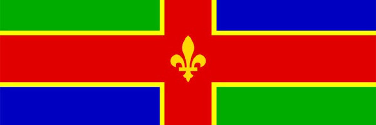 ZoeStephenson18's tweet photo. Great to see the Lincolnshire flag flying At Glastonbury #Glastonbury https://t.co/4gT1qzrckg