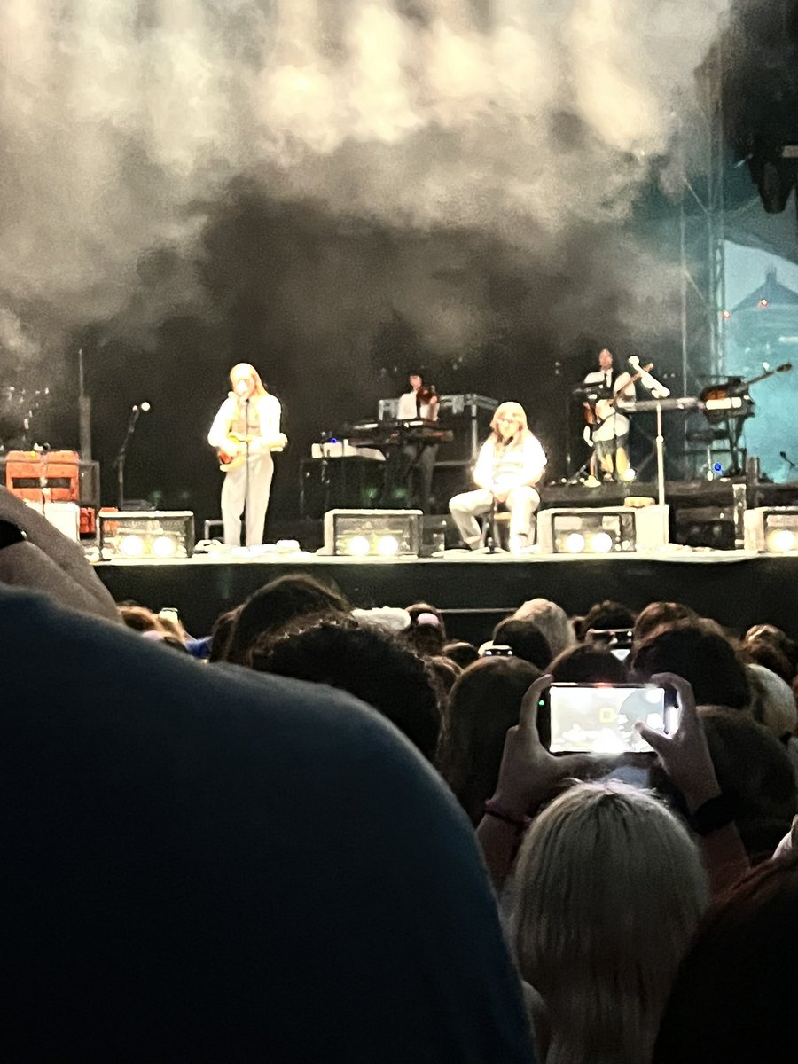 CundiffBecca's tweet photo. don’t know if they had to do the show or what but the boygenius Columbus GA was so rude to them, also don’t know if they didn’t wanna be there since Lucy’s tweet but I wouldn’t blame them… #boygenius https://t.co/REQCYKBiBH
