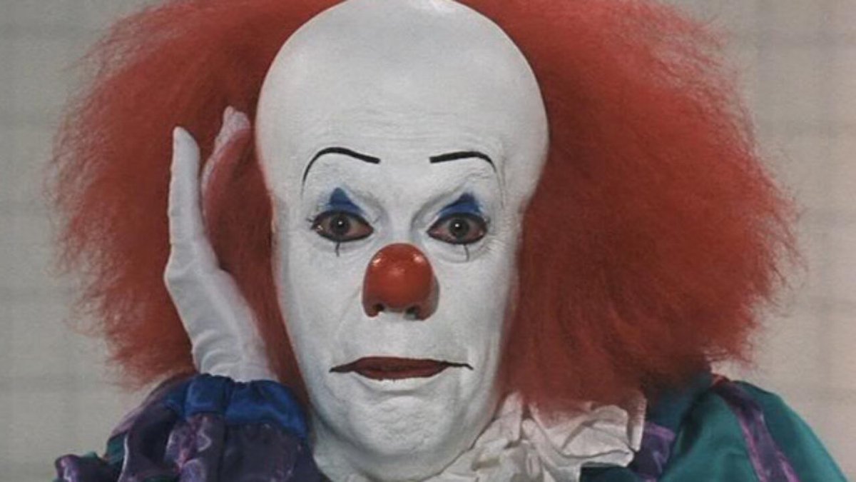 Seraphic_8X's tweet photo. @ProResBri A shaved head Tim Curry! https://t.co/RNOEHRD8zz