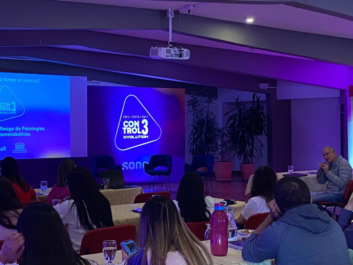 SOCMEF's tweet photo. Nos encontramos en el encuentro Gestión de Riesgo de Patologías Cardiometabólicas, conéctate a través del siguiente link: https://t.co/cuUFM7u6Sk ☝🏼 https://t.co/FlB99xVK3N