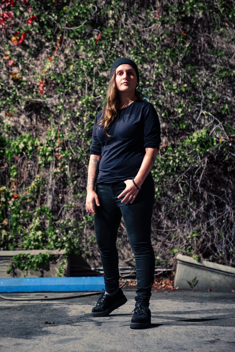 SloaneSkylar's tweet photo. Less than a week till my next show at at @thehotelcafe on June 30th! It's going to be an incredible night filled with dope music and great vibes with support from my friends @jthanna_ , @samanthared__ , @ryansatyr, and @_singingviolin 🎉 https://t.co/TmqeHRy8nI https://t.co/bTADBdKToG