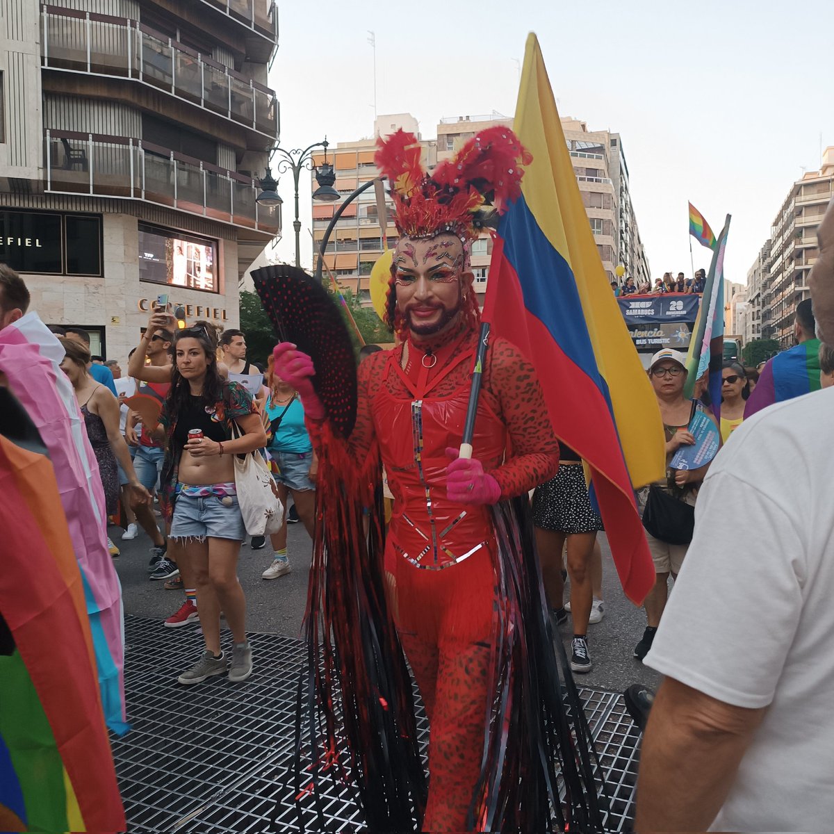 alycia_el's tweet photo. #PrideMonth2023 #OrgulloLGBTI #OrgulloLGBTIQ #OrgulloValencia
#Valencia #pride2023 https://t.co/2gBvXGJY70