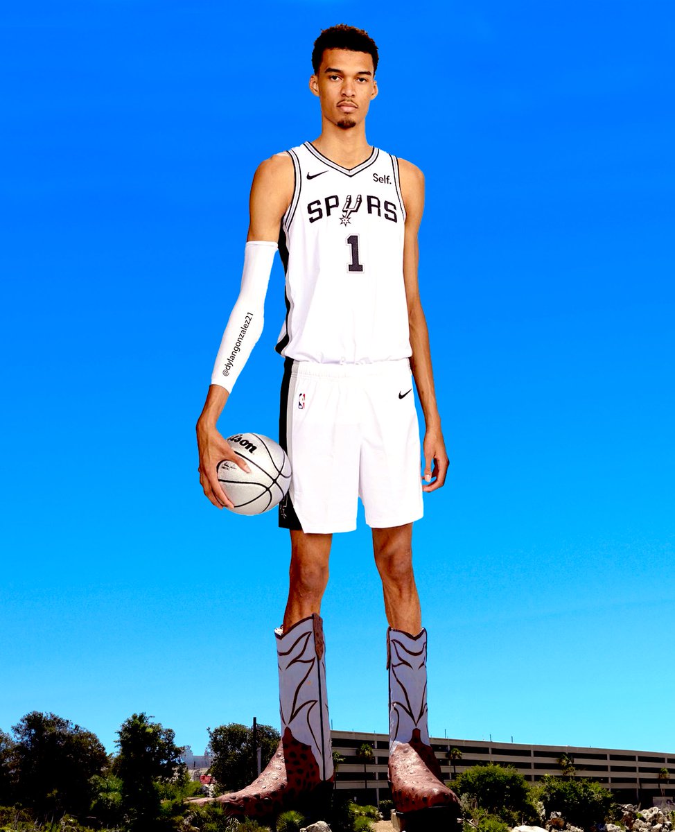 dylangonzalez21's tweet photo. Updated Wemby in the North Star boots now that he’s in a Spurs jersey 🤌 https://t.co/rpzbX71lrJ