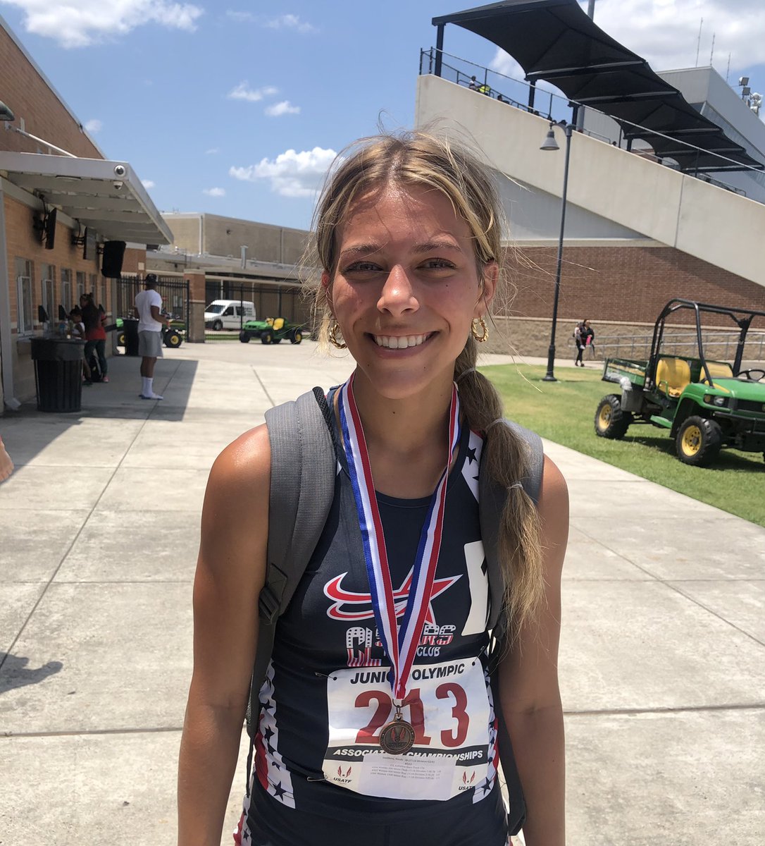 OfficialCLStars's tweet photo. Great job in the 1500.. 
@LukeMason1609 | @NicoleSmithers6 

Next up .. Regionals in Fort Worth
#USATF | #CLStars https://t.co/9Xsv2qYosp