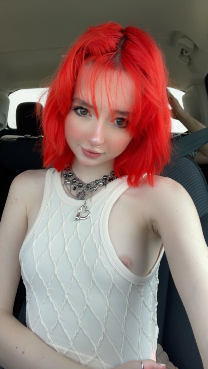prettykkittykat's tweet photo. Let’s go round after round https://t.co/tVfmpti87a