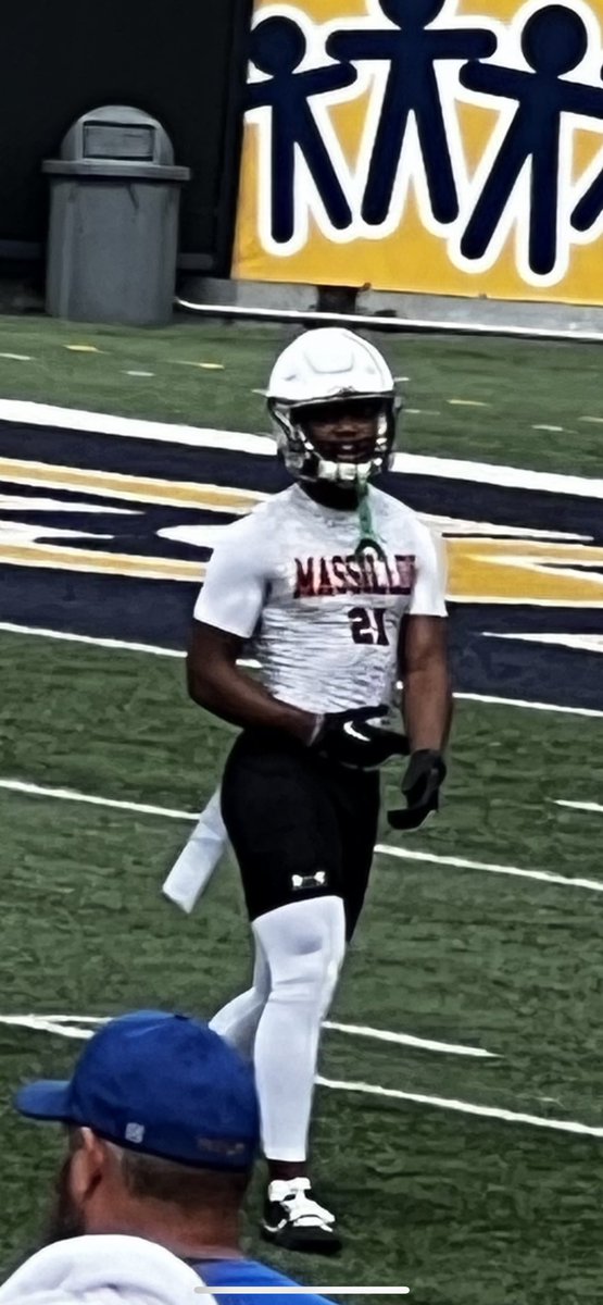 garygamble20's tweet photo. JaMeir”Mookie”Gamble…#JrSZN…loading 🏈🏈🏈…ball out son‼️ https://t.co/EPtIKaGwvf