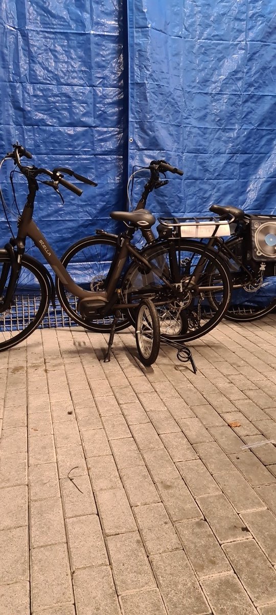 Toegegeven we vinden er meer niet dan wel terug maar het doen van aangifte heeft zich toch weer bewezen. Op 30 maart j.l. werden deze twee Stella's #gestolen aan het Noordvliet #Leeuwarden, vandaag werden ze gevonden. Doe #aangifte van diefstal fiets op politie.nl