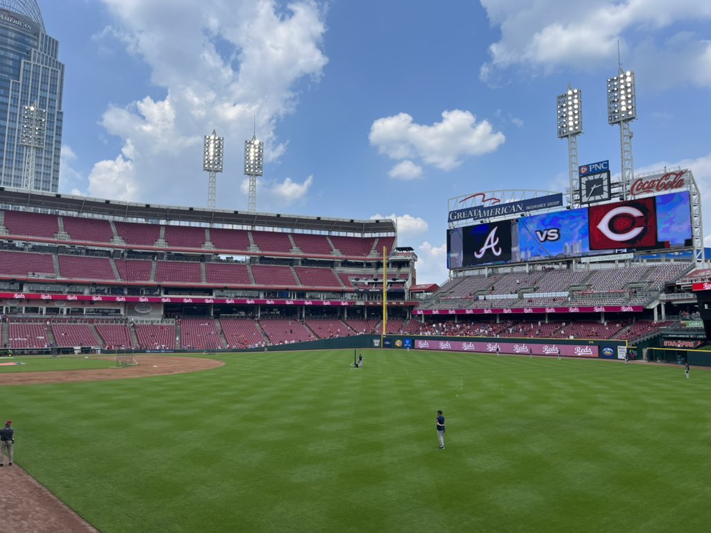 CoachSmoker's tweet photo. Stadium Tour ‘23 continues🏟️⚾️🌁
📍Great American Ballpark - Braves vs Reds https://t.co/kc18amRHMe